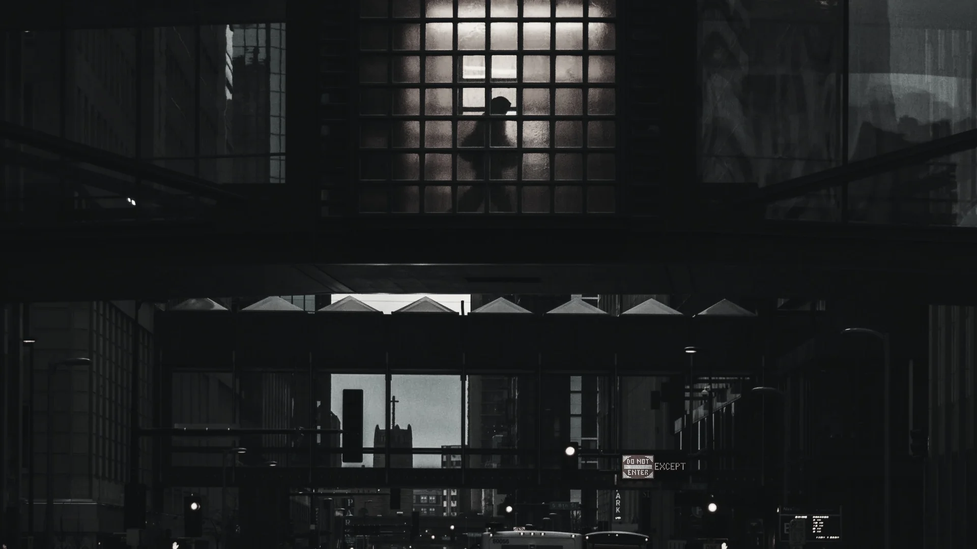 OPPENHEIMER - Image 4